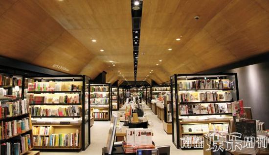 诚品书店是举办香港国际电影节选片会的地方。 诚品书店是举办香港国际电影节选片会的地方。