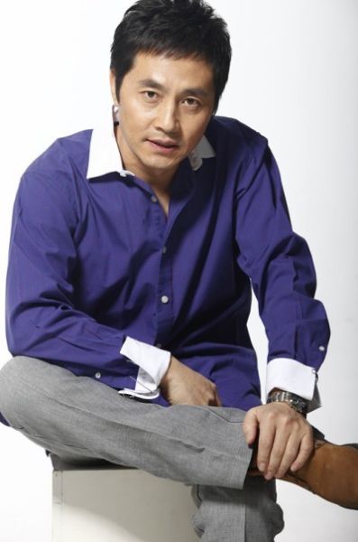 谭洋《槐树》饰吴秀波情敌 痴迷王雅捷