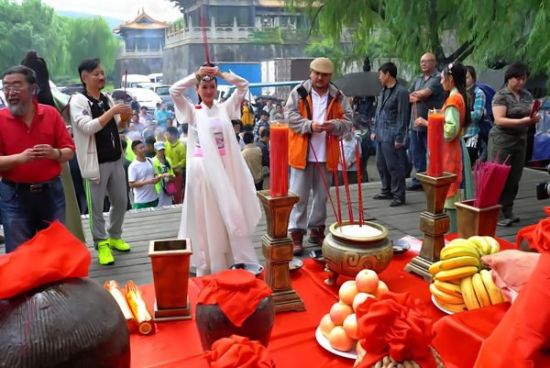 《<em>甘十九妹</em>》张定涵崔鹏纠葛 - <em>手机</em>新浪网