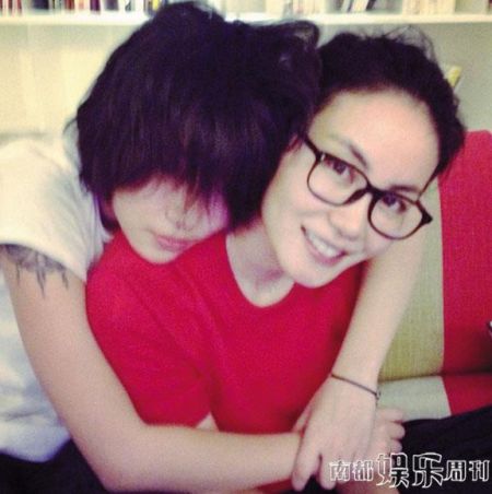 母女情深。 母女情深。