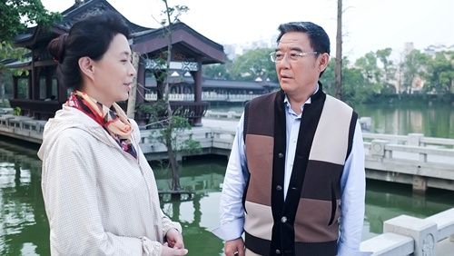 《空巢姥爷》李立群携众美女玩猫鼠大战