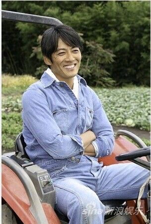 反町隆史主演农村剧 麻辣教师变务农大叔