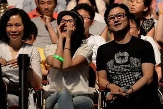 汪峰章子怡一起看陈奕迅演唱会