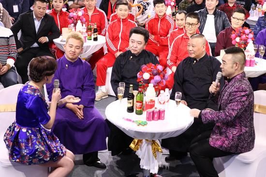 郭德纲带儿子徒弟一起上阵