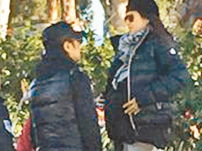 章子怡巨肚首曝光