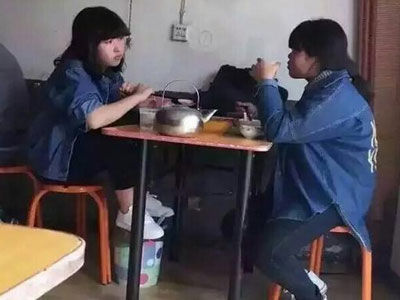 视频：Sunshine成员吃