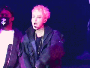 黄子韬被疑演唱会假唱