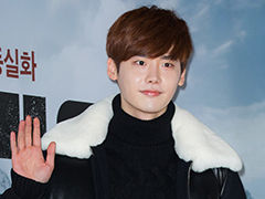 李钟硕签约YG娱乐