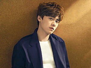 李易峰穿碎花围裙下厨