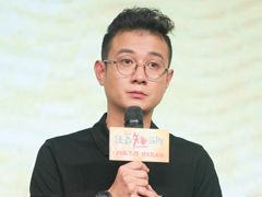 文章两度哽咽:演爱情定