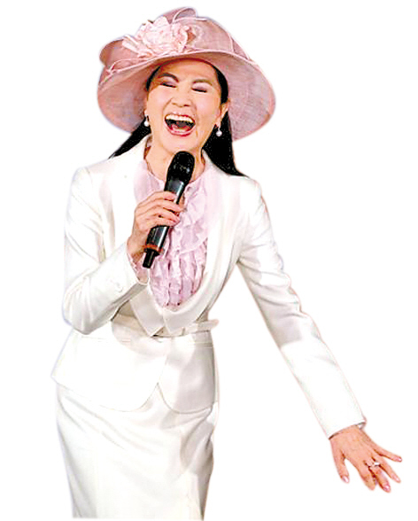 去年,凤飞飞在为演唱会做宣传的时候还是神采飞扬 去年,凤飞飞在为演唱会做宣传的时候还是神采飞扬