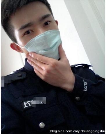 成都22岁最帅交警去世(图)