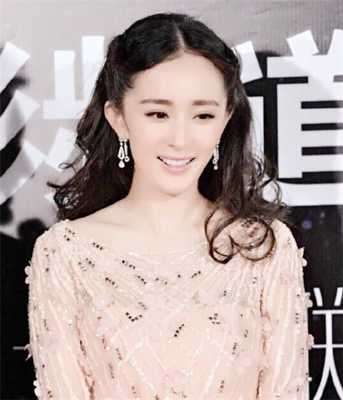 杨幂美照盘点逆生长似少女