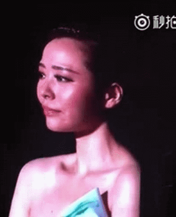 为什么冯轲劣迹斑斑张靓颖还是不肯离开他？