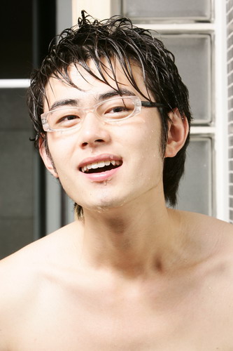资料图片:加油好男儿选手王睿精彩写真(2)_影音娱乐_新浪网