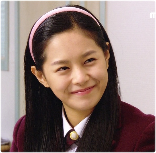 资料图片:韩国女星李英雅精彩写真(18)