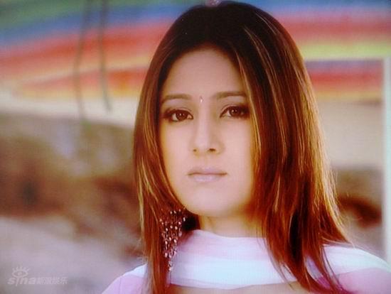 资料图片:印度电视剧《发际红》精彩剧照(8)