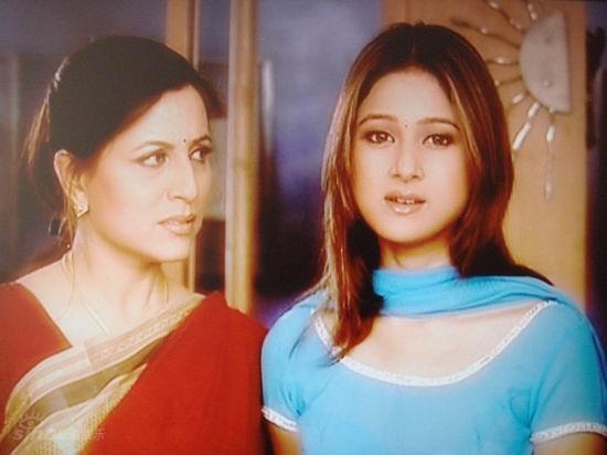 资料图片:印度电视剧《发际红》精彩剧照(10)