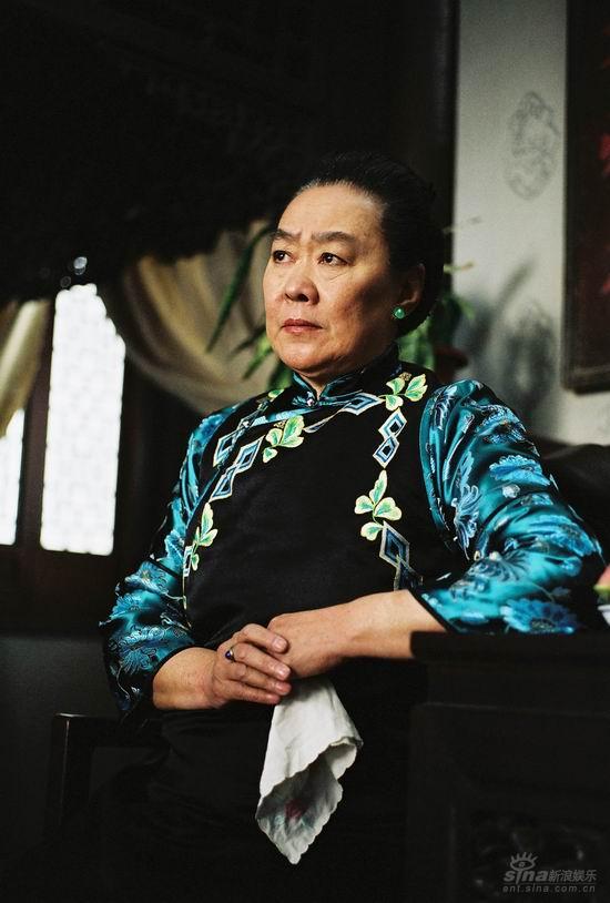 照-连丽如饰瓜尔佳氏