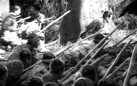 资料图片:经典影片《七武士》剧照(8)