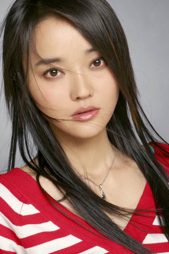 资料图片: 演员杨梅 精彩写真(2)