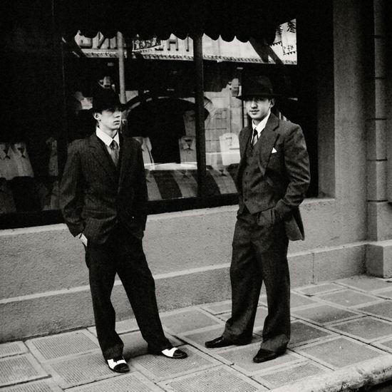 资料图片:《天堂口》画册之花絮-西装革履