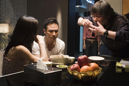 资料图片:电影《双食记》片场工作照(1)