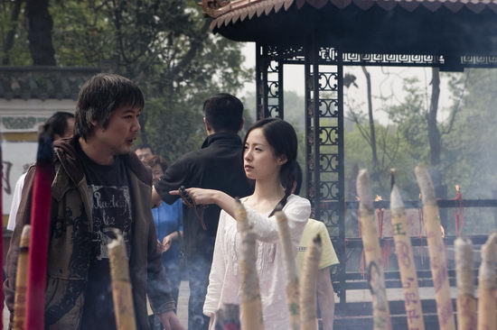 资料图片:电影《双食记》片场工作照(4)