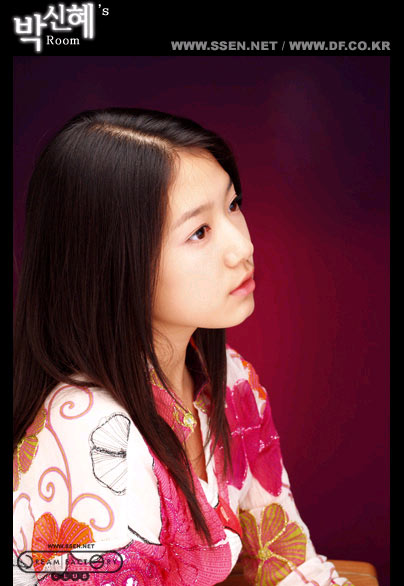 资料图片：韩国90后女星朴信惠精彩写真(14)