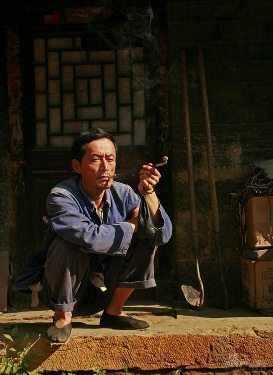 资料图片:《大山的儿子》剧照--董祁明饰刘来福