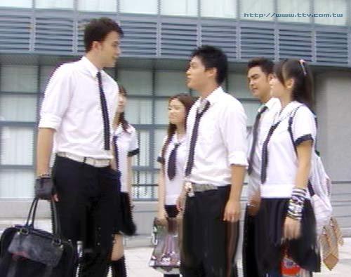 资料图片:电视剧《樱野3加1》精彩剧照(32)