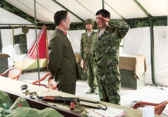 资料图片:电影《我的左手》主演马跃剧照(2)