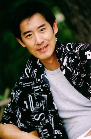 资料图片:电影《我的左手》主演马跃生活照(3