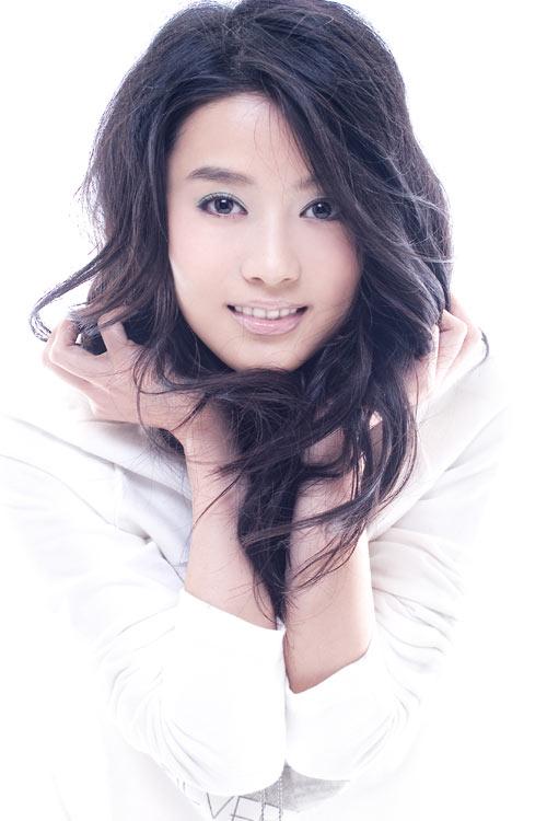 资料图片：青年演员汤嬿精彩写真(3)