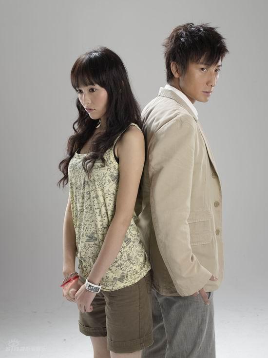 资料图片:《神枪手与智多星》定装-唐嫣方力申