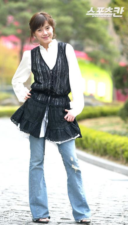 资料图片：韩国人气美少女具惠善精美写真(27)