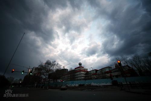 电影《千钧一发》剧照(24)