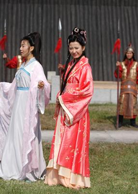 资料图片:《清风明月佳人》第二批剧照(7)