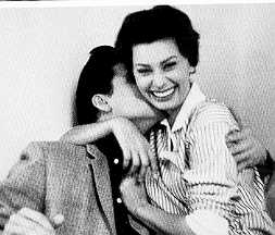 图文:猫王和女人--猫王和女影星索菲亚-罗兰