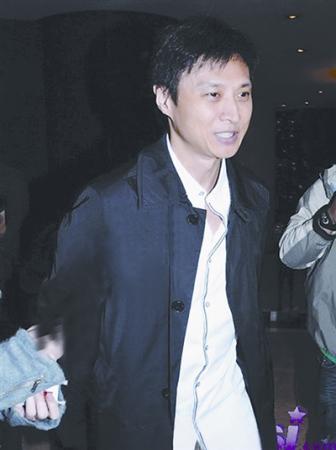 倪震所开酒吧涉嫌非法赌博 本人出面澄清