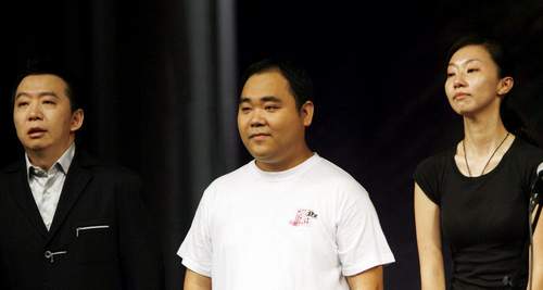 以及侯耀华大哥的儿子侯振