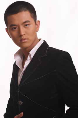 由当红主持人杨小乐