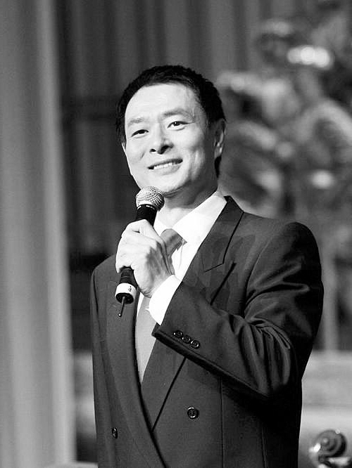 濮存昕辽宁诗歌朗诵会 面对众星压力变动力(图