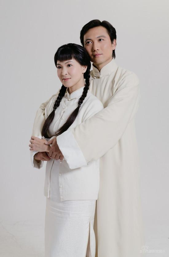 黄磊等赴港“暗恋”与港版“桃花源”较量(图)
