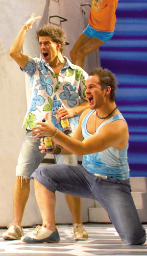 众星走红毯捧场音乐剧《妈妈咪呀》7日北京首