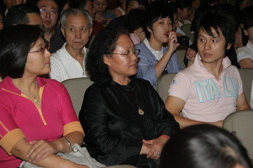 ��һ��İ��Ů�˵�����������˹�ٸ����ڴ���ϲ