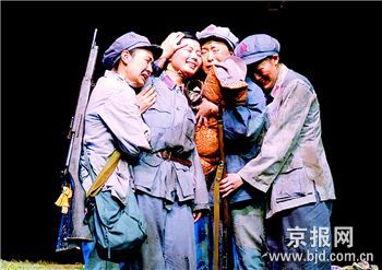 话剧《马蹄声碎》上演 剧中女红军感动观众(图