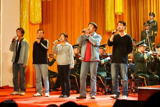 《党的旗帜高高飘扬》系列演出-来京务工者演