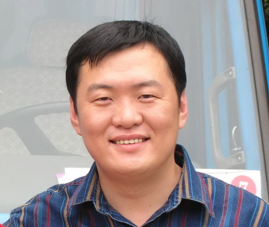 资料:话剧《饭局》领衔主演--梁刚