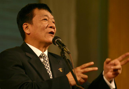 铁路文工团纪念侯耀文专场 侯瓒未受邀请不出席
